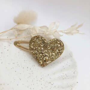 Barrette Cœur Dorée en résine pailletée, forme de cœur, fixée sur une barrette crocodile artisanale