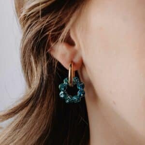 créoles byron luz en fleurs bleues en résine faites main