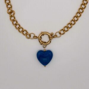 Collier Tilly doré avec pendentif cœur bleu royal en résine interchangeable